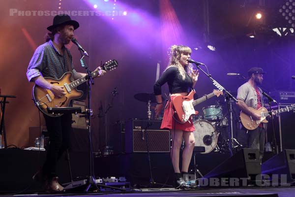 ANGUS AND JULIA STONE - 2015-06-26 - PARIS - Hippodrome de Longchamp - 